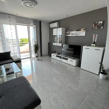 Apartman Ariana *