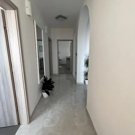 Апартаменты Ariana