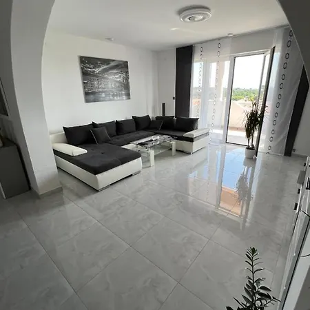 Ariana Apartman *